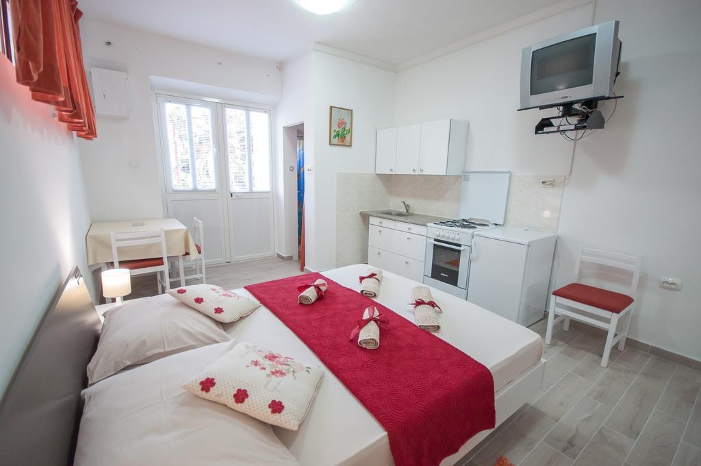 Apartments Srijemsi Mlini Ngoại thất bức ảnh