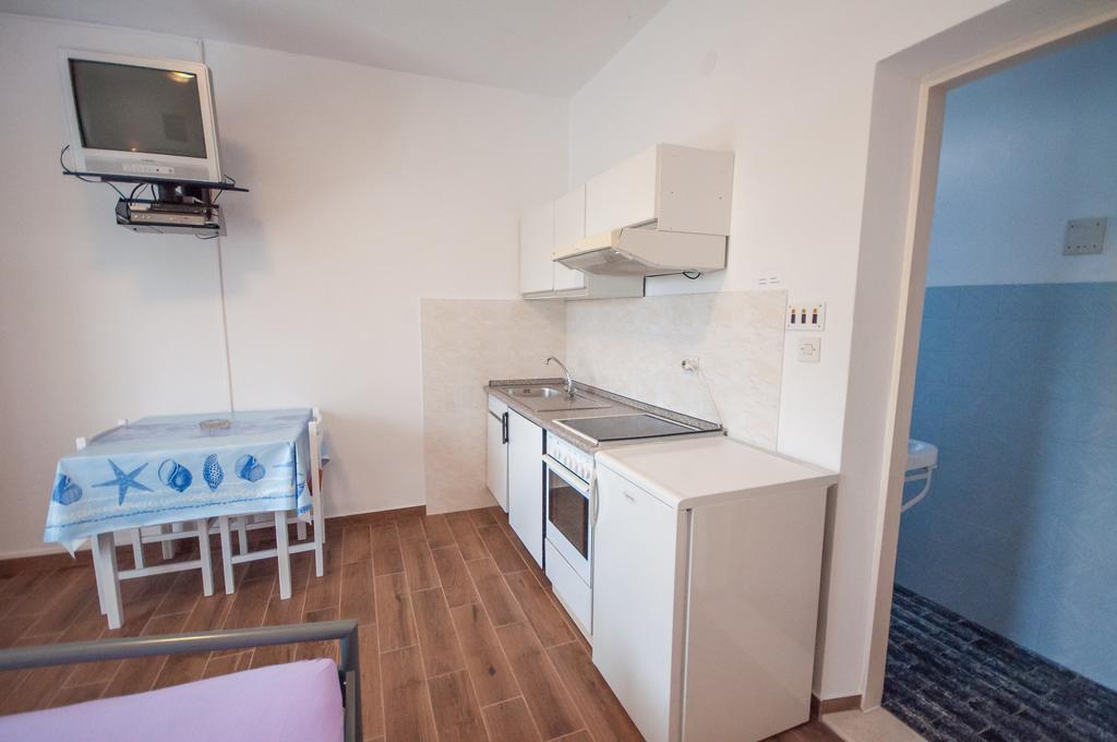 Apartments Srijemsi Mlini Ngoại thất bức ảnh