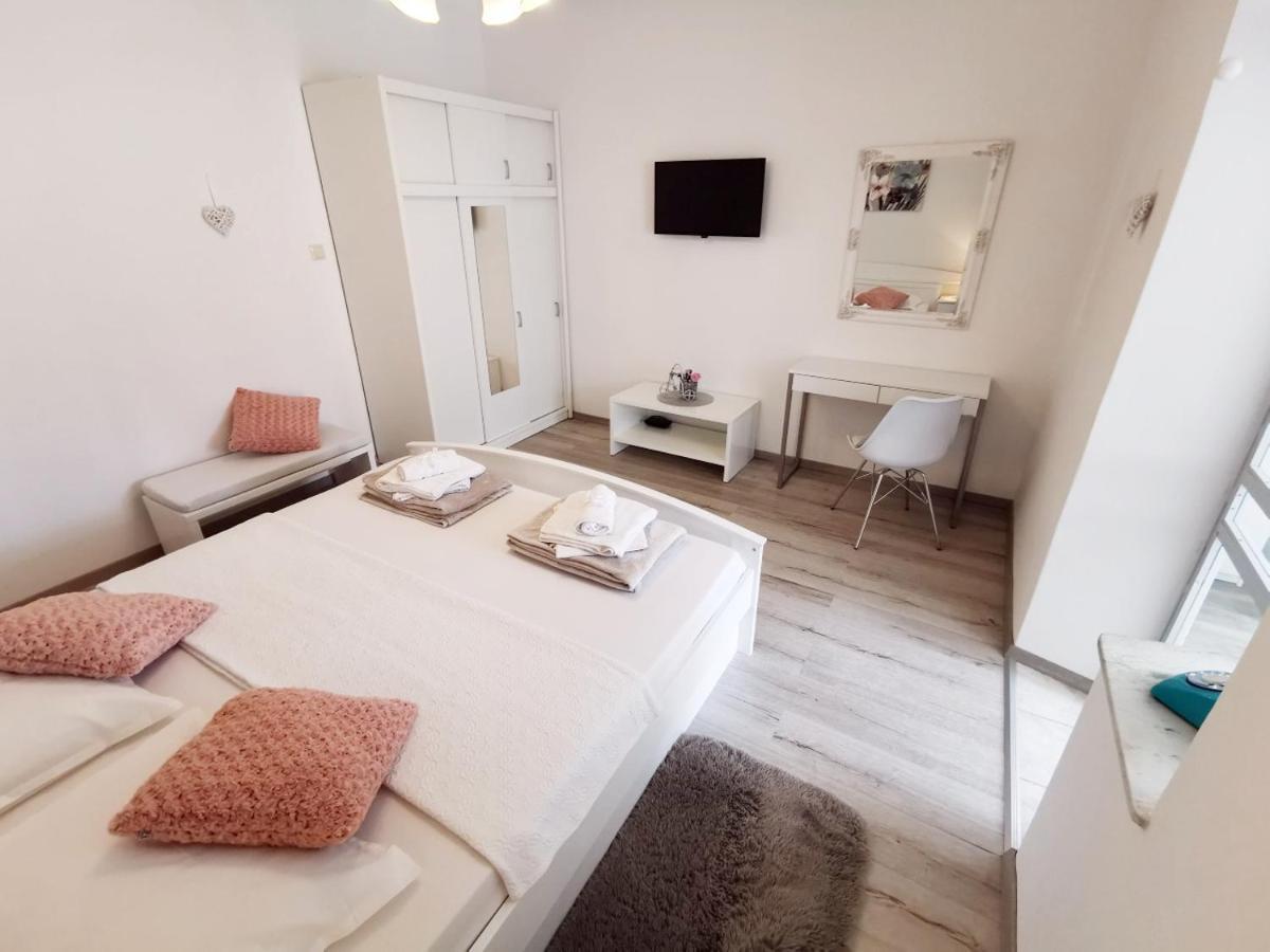 Apartments Srijemsi Mlini Ngoại thất bức ảnh
